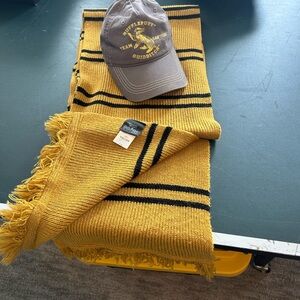 Hufflepuff Team Quidditch Cap and Scarf Set - Yellow and Black